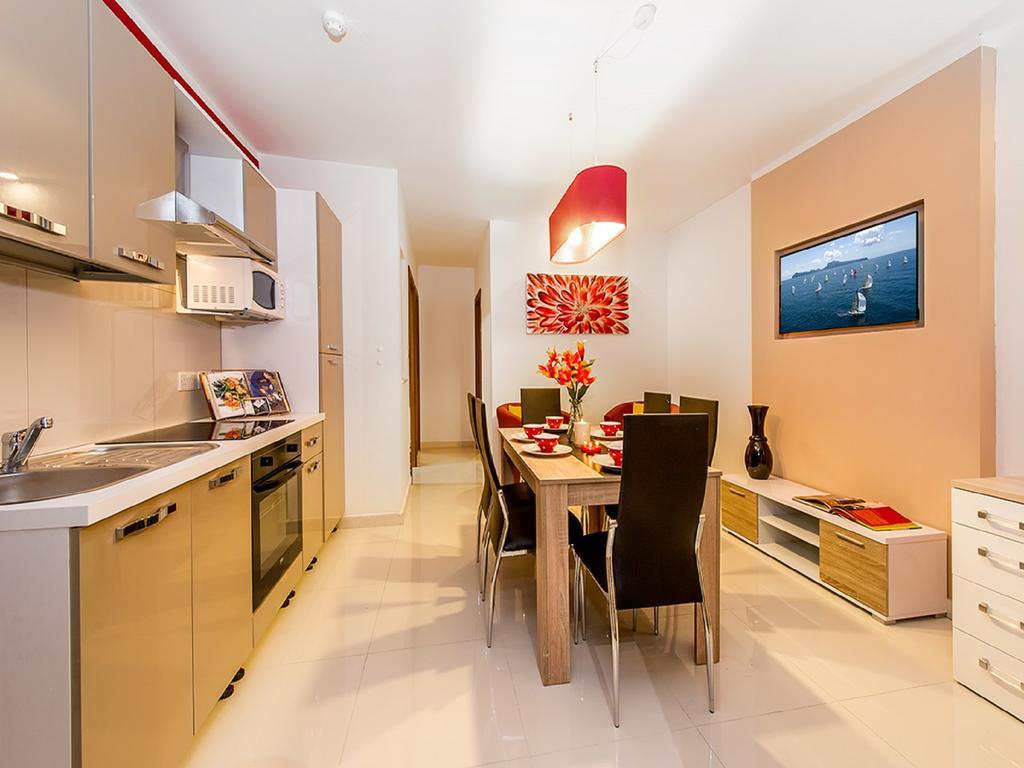 Bayside Apartments سانت جوليان المظهر الخارجي الصورة